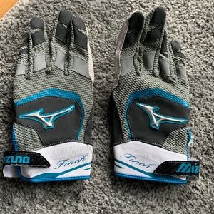 Mizuno batting gloves